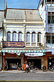 Battambang - old colonial buildings 